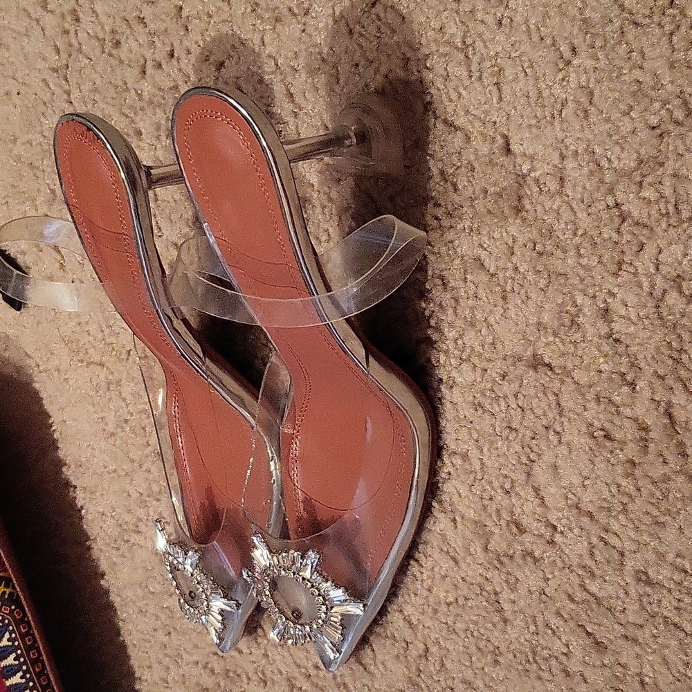 Shoe - Picture 4 of 6